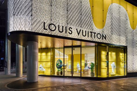 louis vuitton store closing